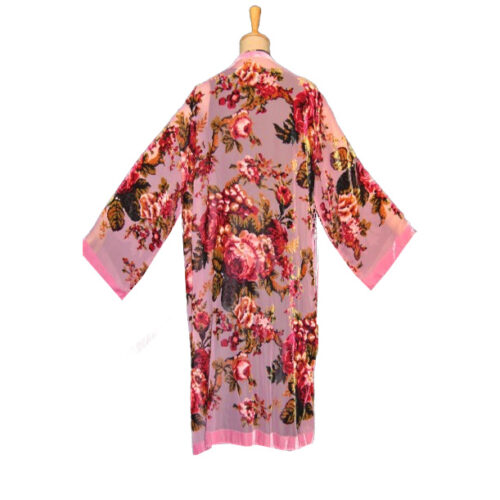 Kimono de terciopelo devore rosa con flores 1 Julunggul
