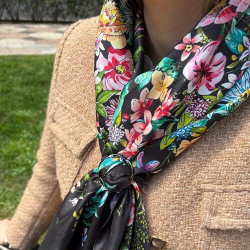 Pañuelo de semi seda de mujer negro de flores Julunggul