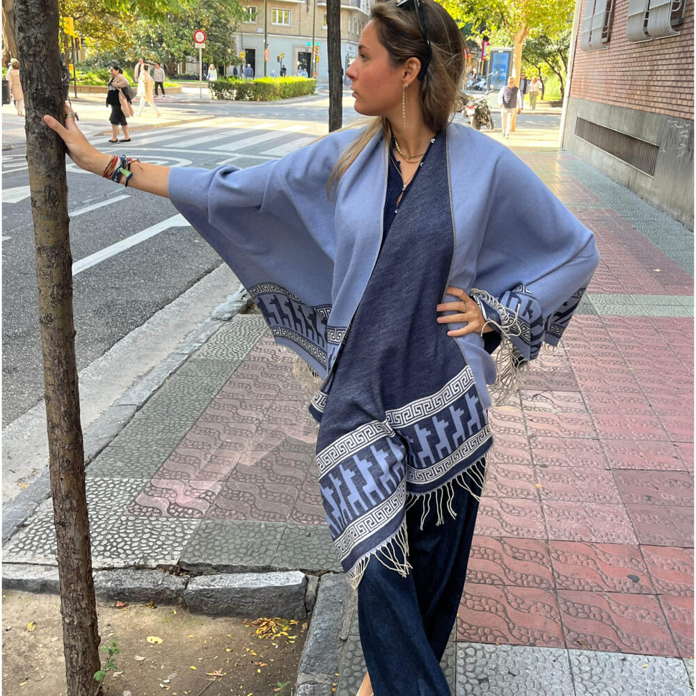 Poncho capa reversible Azul Julunggul