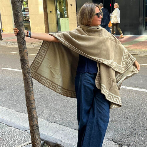 Poncho capa reversible beige y camel Julunggul