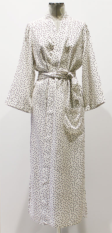 kimono largo blanco de lunares