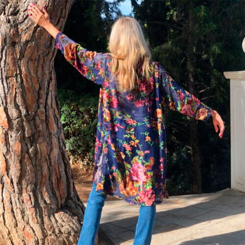 kimono de terciople devore azul con flores de julunggul 2