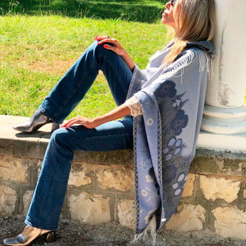 poncho azul de julunggul