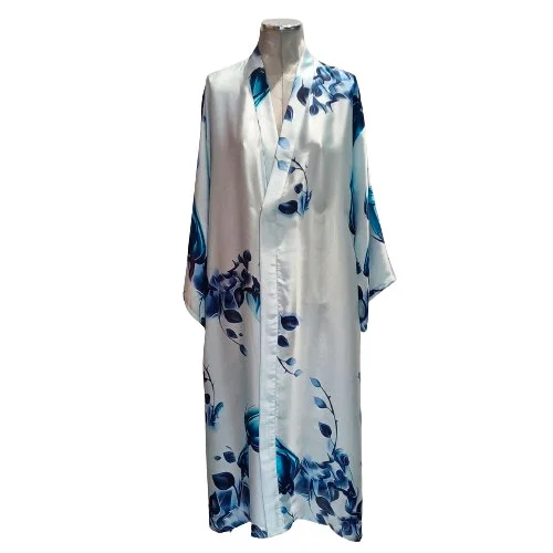 kimono largo de semiseda azul con flores Julunggul