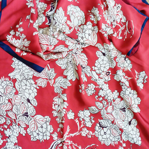 Fular de semiseda reversible Rojo con flores beige Julunggul