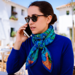 Pañuelo de mujer de semiseda los Lirios de Van Gogh azul y verde Julunggu