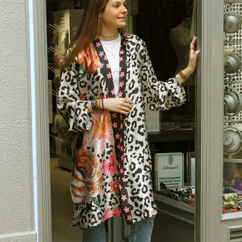 kimono semi seda leopardo y flores julunggul