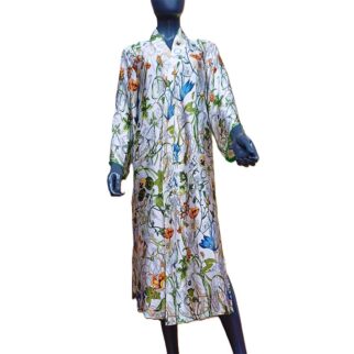 kimono-largo-de-semiseda-blanco y verde-de Flores-Julunggul