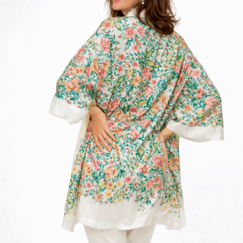 Kimono de semiseda Beige con flores de colores