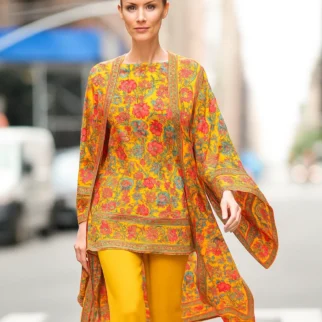 Kimono y caftan de semi seda mostaza con flores Julunggul