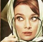 audrey hepburn con pañuelo de seda
