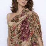 Chal de seda o fular reversible camel con flores Julunggul