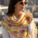 Fular de seda reversible chal blanco con tulipanes rosa y amarillo Julunggul