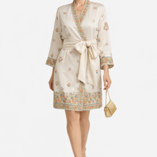 Kimono de boda vestido de seda beige con cenefas Julunggul