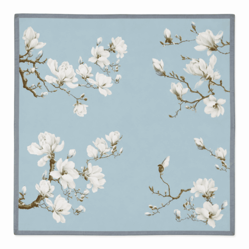 Pañuelo de seda natural azul cielo con flores blancas de almendro de 52x52 cm, para pelo y cuello de Julunggul